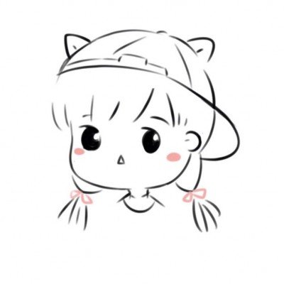 女子亲宝宝脚丫嘴唇肿成香肠